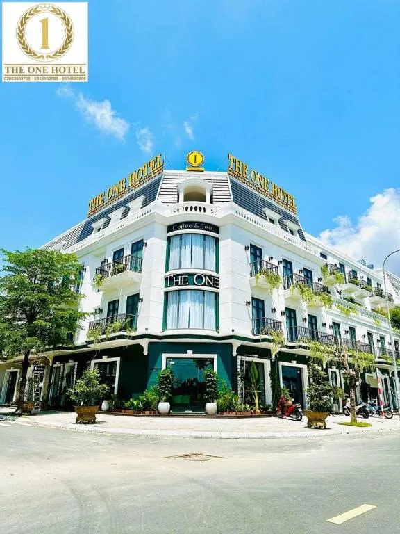Khách Sạn The One Hotel 2, hotel in Cà Mau