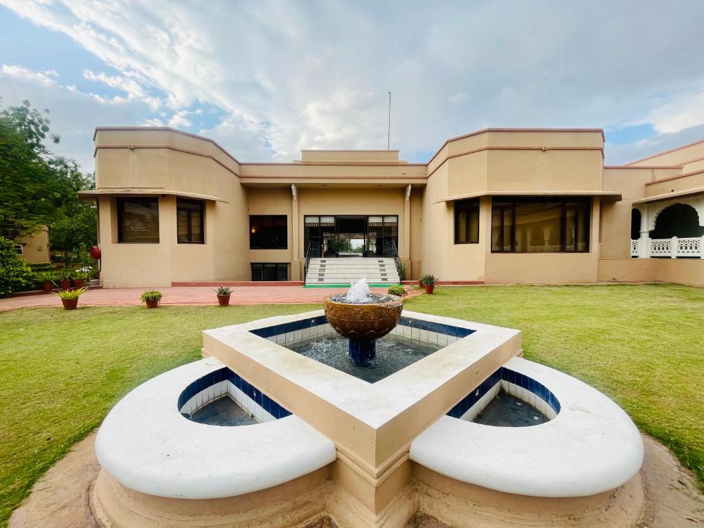 ヘリテージ リゾート ビーカーネール (Heritage Resort Bikaner) ガーデン
