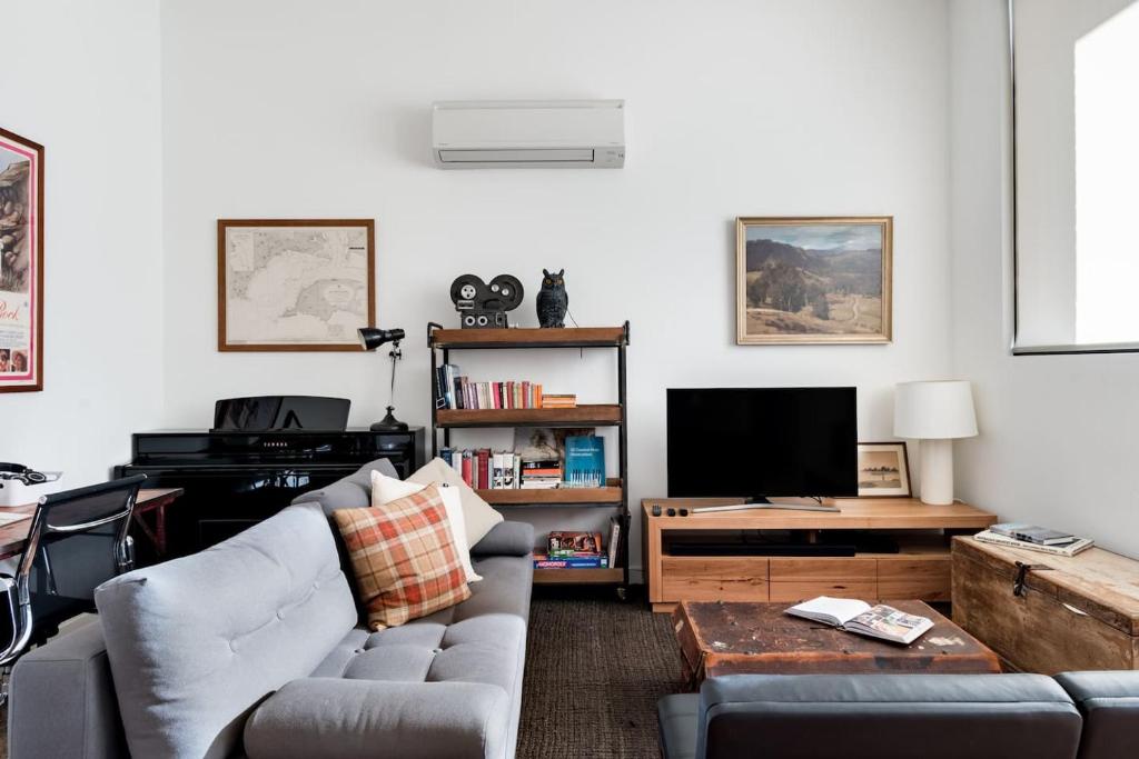 Paterson 1911 - Upmarket Terrace in Vibrant Fitzroy, Melbourne