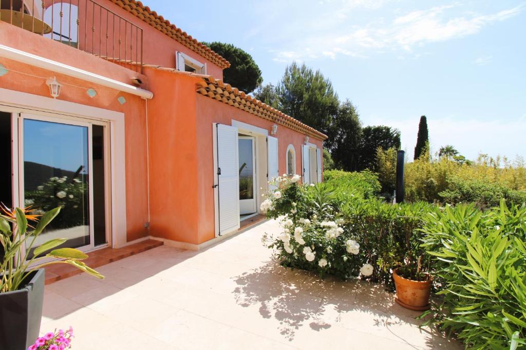 BELLE VUE Villa climatisée pour 8 personnes avec piscine chauffée et vue mer panoramique à La Londe-les-Maures - 5