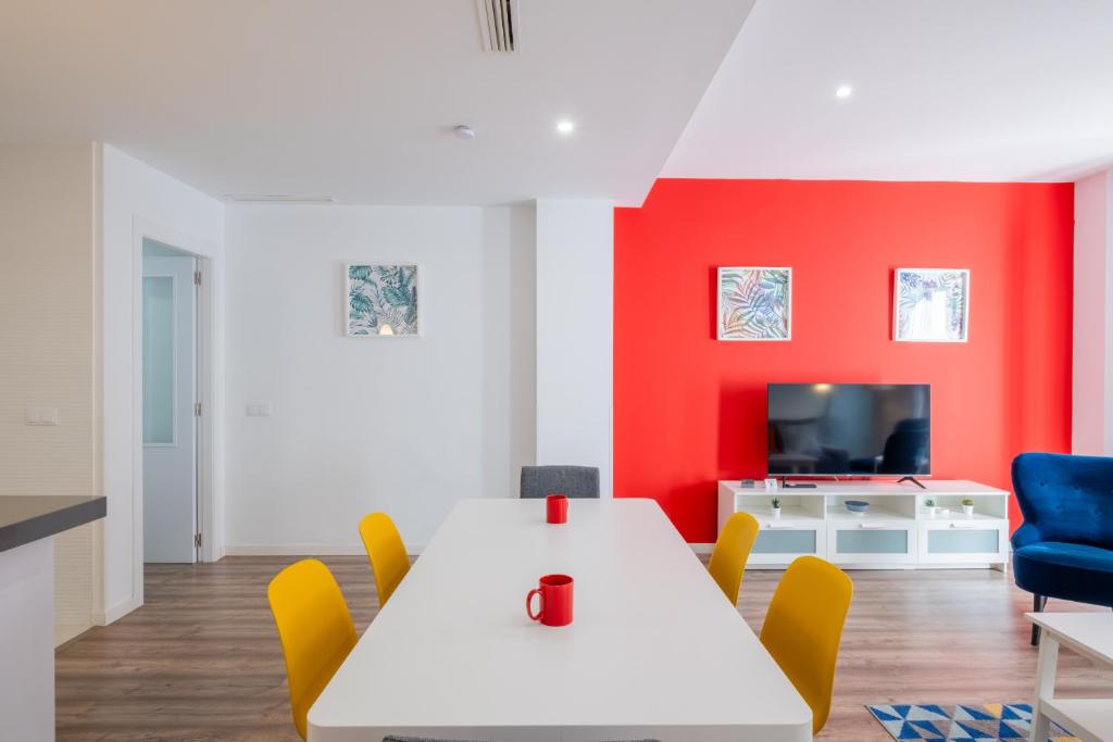 Spacious & Clean Apartment in Quiet Area - 4