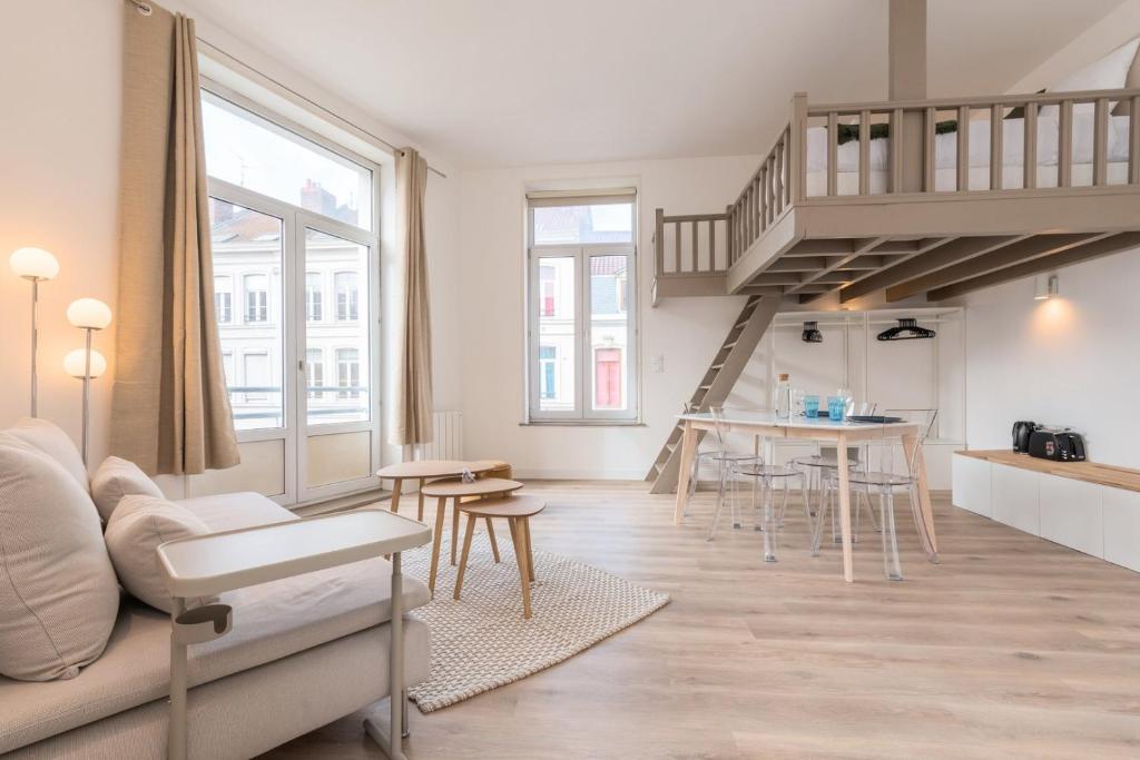 Spacious and bright studio in the center. - 4