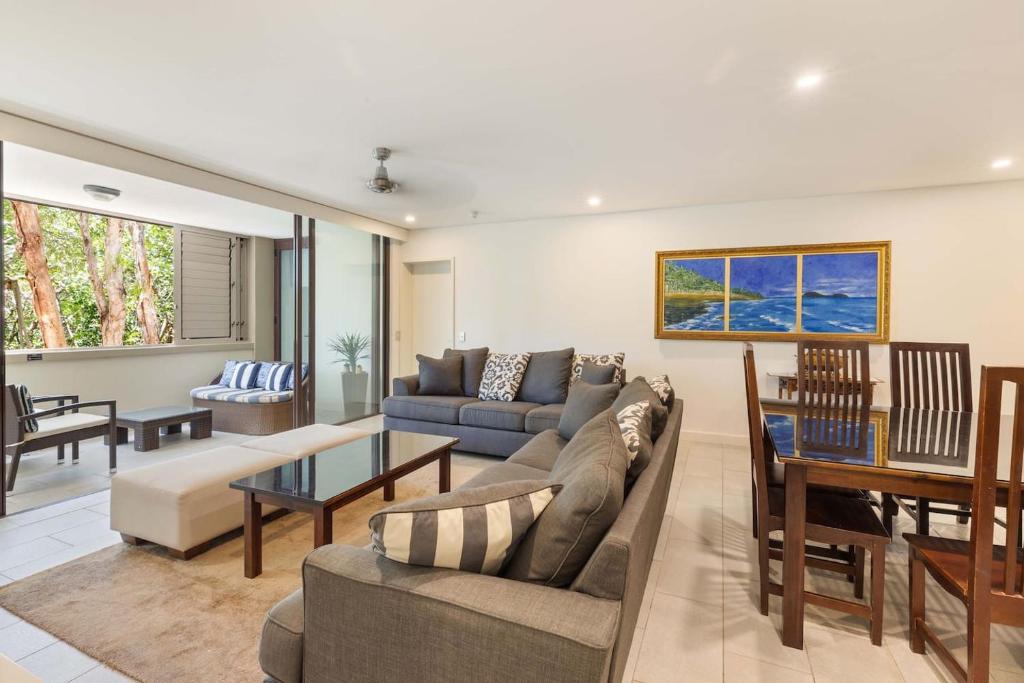 Violet in Temple Resort - Three-bedroom Balcony Suite with Studio, Palm Cove