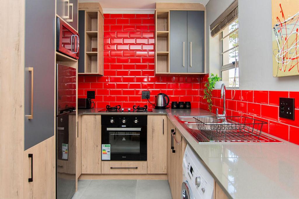 Retro Rest - walking distance to Beach, Langebaan, Langebaan