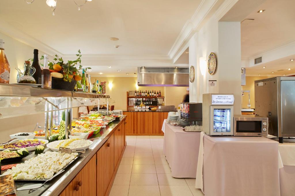Hotel Ses Savines — Restaurant & bars in San Antonio, Balearic Islands