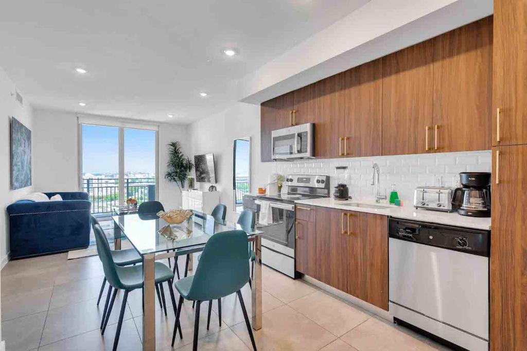 Amazing 3 Bed Unit in DWNTWN Miami With Free Parking, Miami