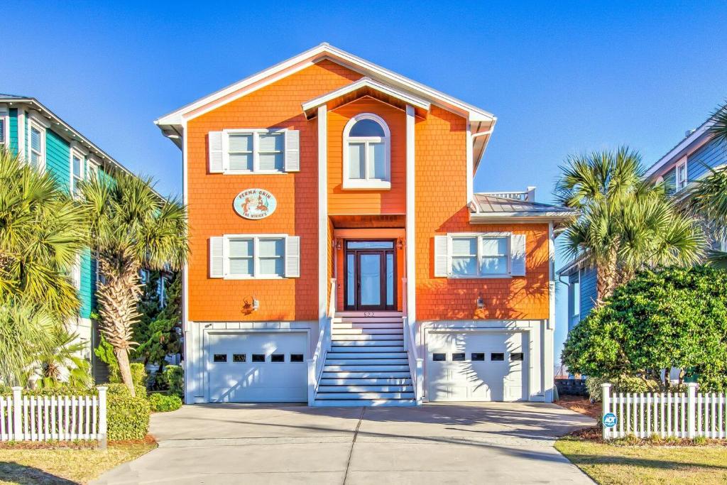 Perma Grin Ocean front, private pool and hot tub, Kure Beach