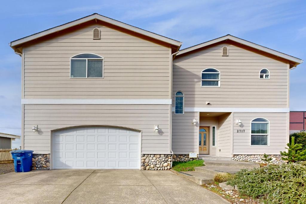 Sailor's Sanctuary, Lincoln City