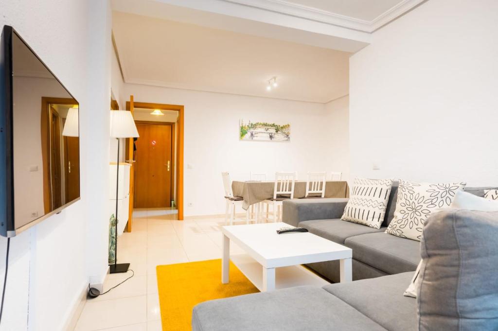 San Pagés 3BR Apartment - 2