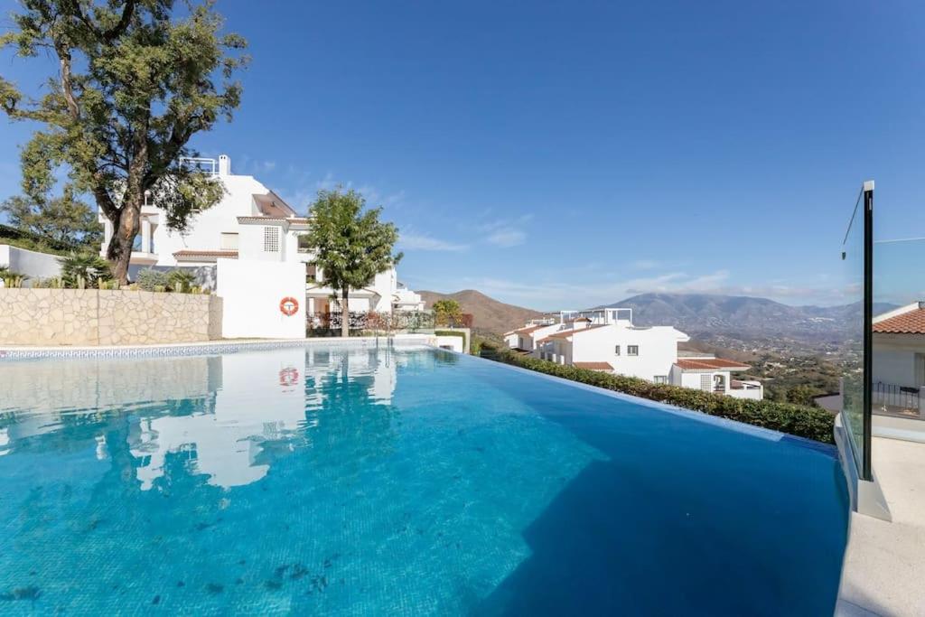 Amazing views and pool at Mairena Forest RDR362, Ojén