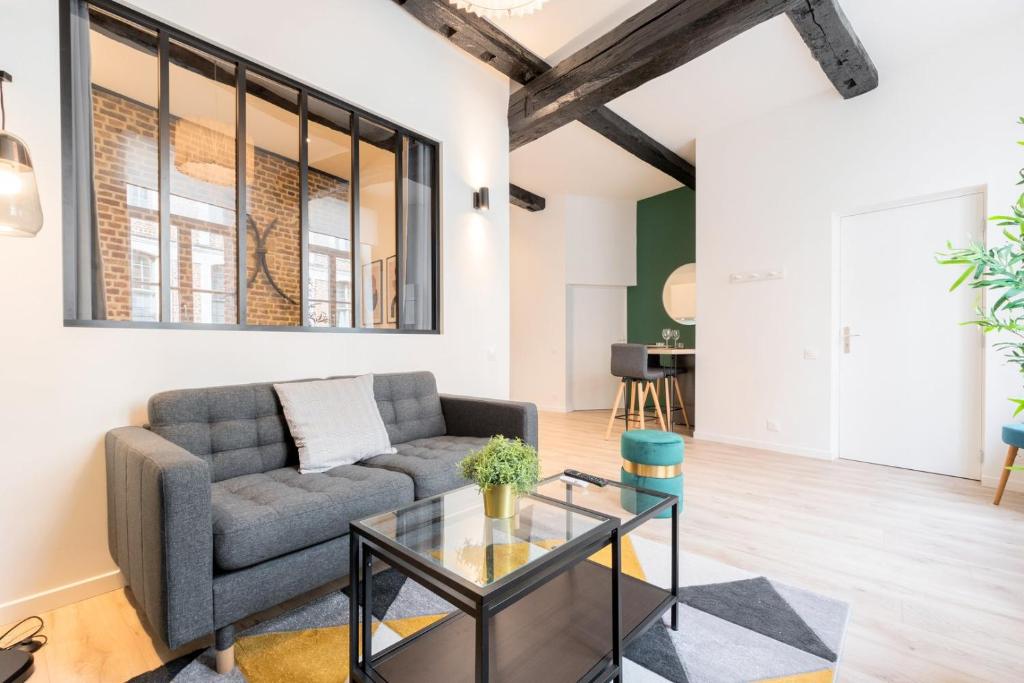 Character apartment in the heart of Old Lille - 4