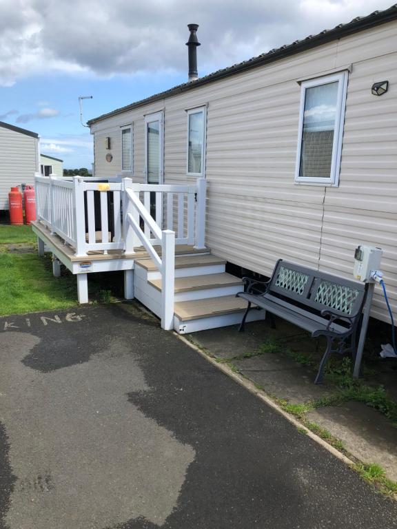 Jules Holiday Caravan, Hartley