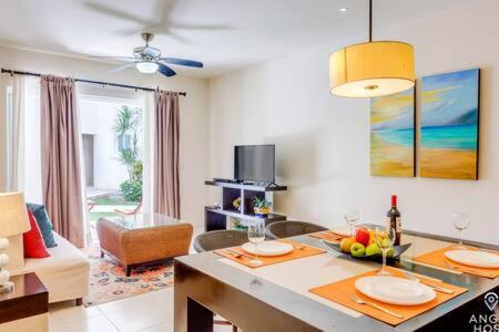 Pool, Gazebo, Parking, 2 Blocks to Beach & 5th Ave - 2