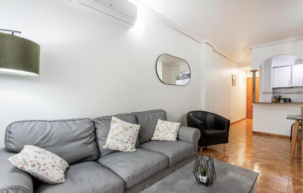Cozy Apartment In Torrevieja With Swimming Pool - 5