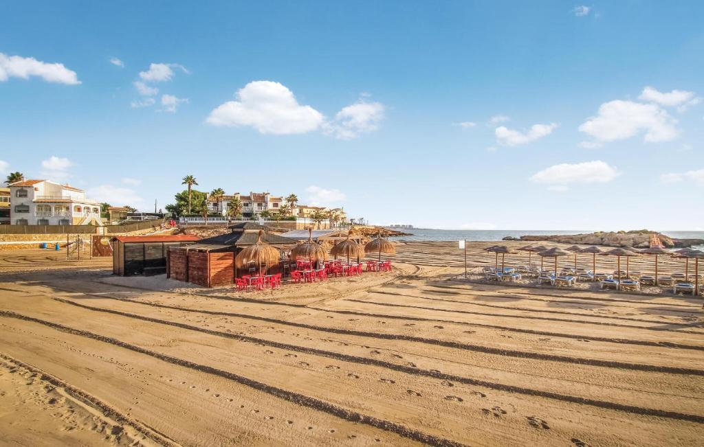 Cozy Apartment In Torrevieja With Swimming Pool - 2