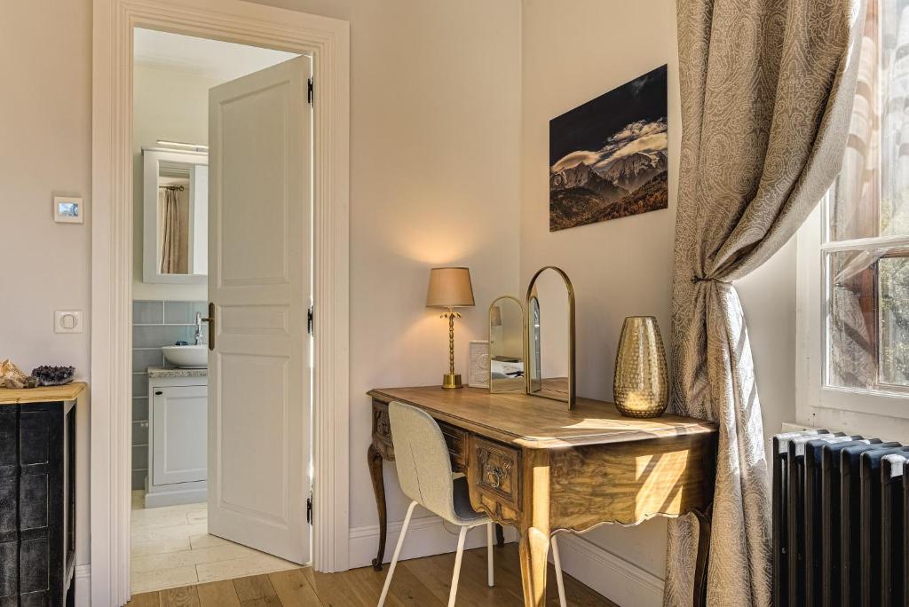Apartment Aiguille du Midi Central Chamonix - Alpes Agency - Sleeps 6 - 5