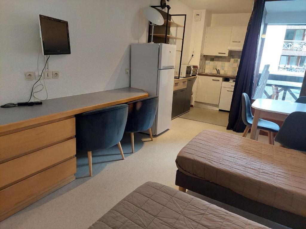Studio calme avec balcon pour 4 personnes à Brides-les-Bains - 5