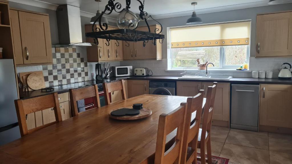 Romantic Rural Cottage with Large Gardens, Llangefni photo 7