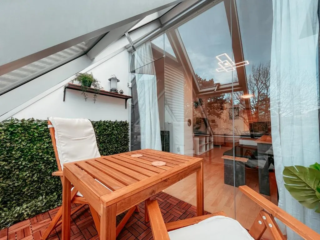 Schönbrunn Gardens Vienna Apartment, Hotel in Wien