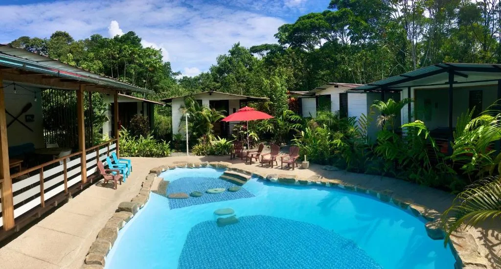 K A Y A K Lodge，位于特纳的酒店