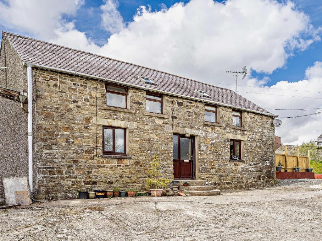 2 bed property in Brynteg West Wales 81353, Llanwenog
