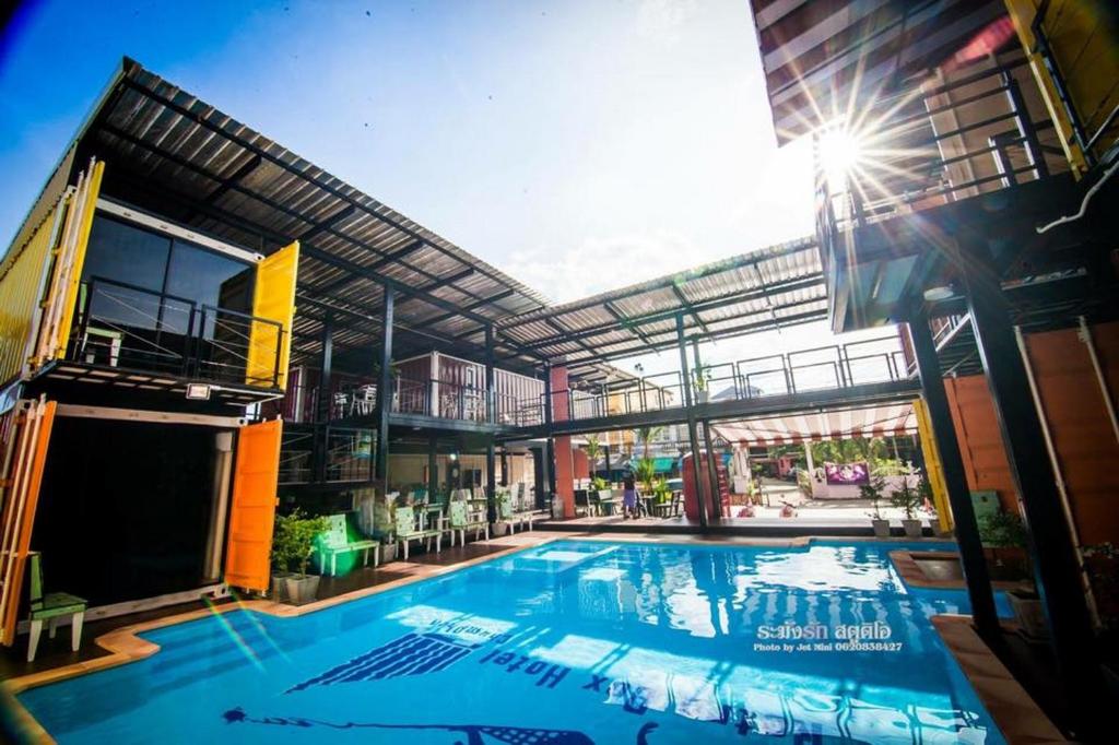 Swimming pool