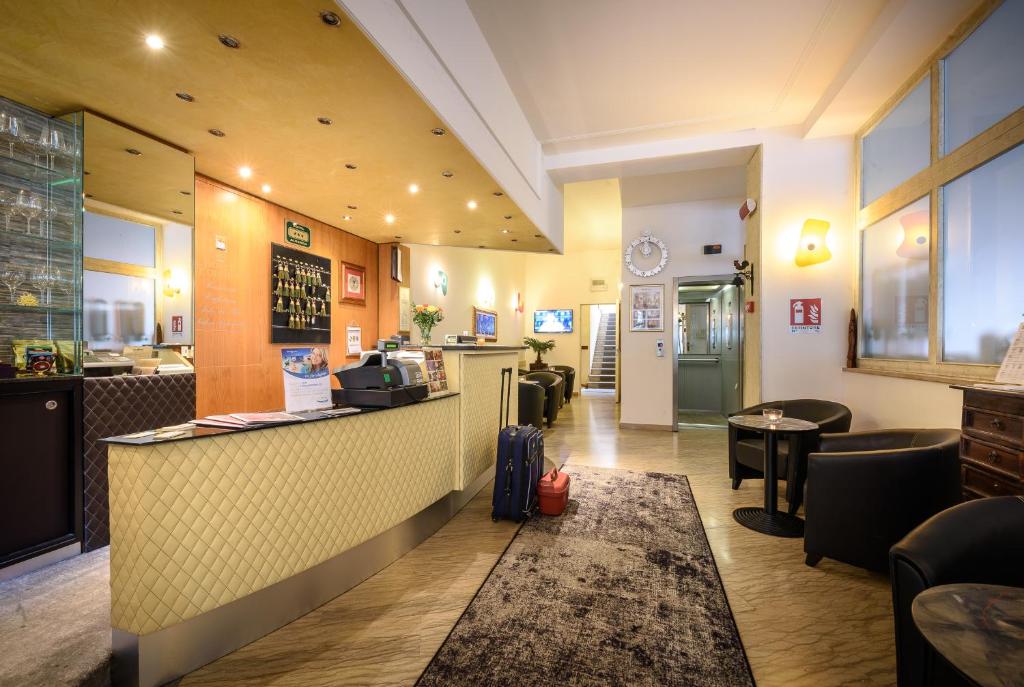 Hotel Corona photo