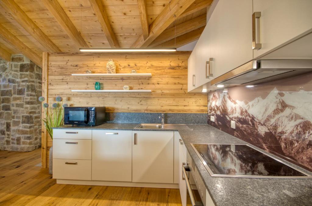 Ski-in Ski-out Chalet Maiskogel 13A - by Alpen Apartments - 5