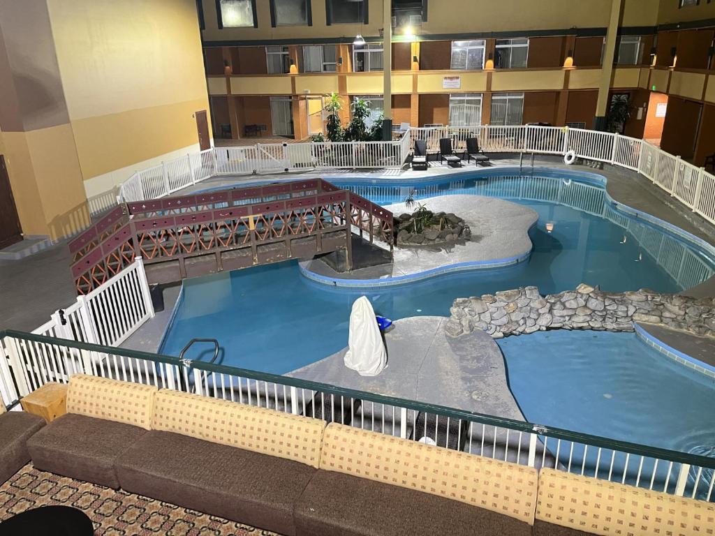 Clarion Inn & Suites and Convention Center, Kearney