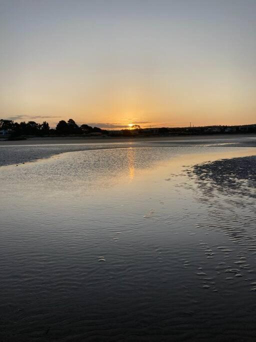 Shore beats working, Port Sorell