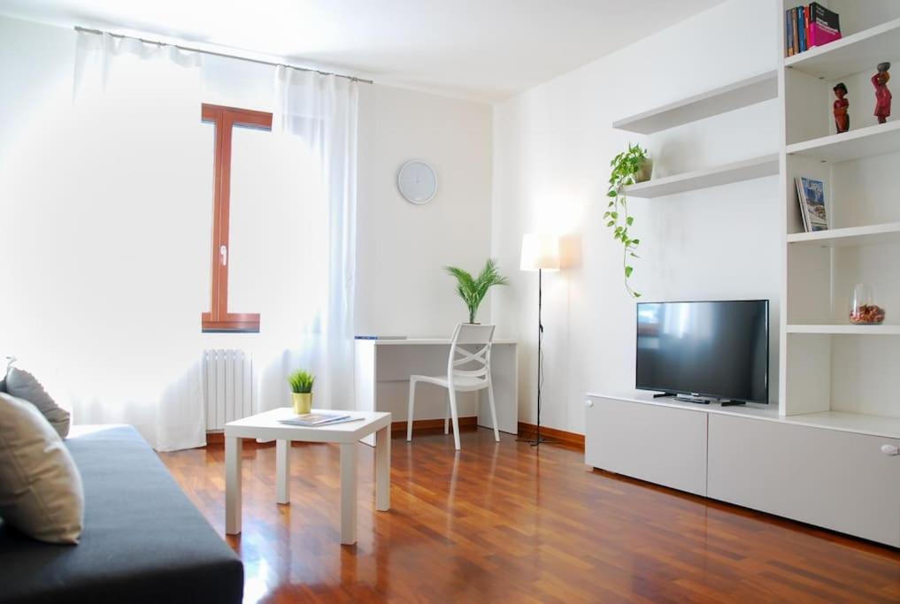 Home & Pet - Milano Trilocale Promenade Santa Giulia, Milan