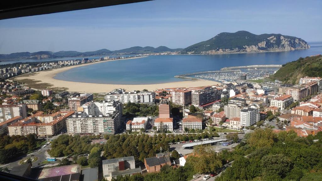 Torre Laredo 13-2, Laredo