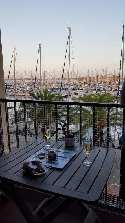 T2 sur le port avec parking - 3