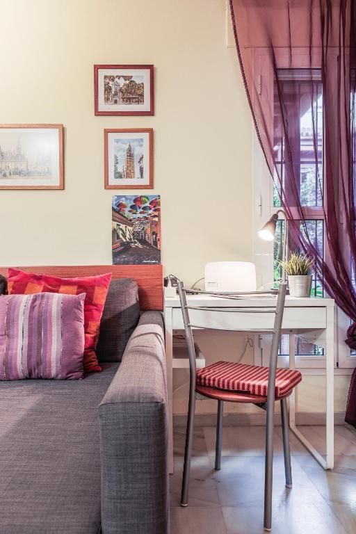 San jacinto Triana Best Location Apartment Sevilla - 4