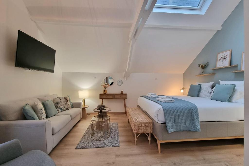 Le Magnolia Terrace & Private Parking Sleeps 6 - 3