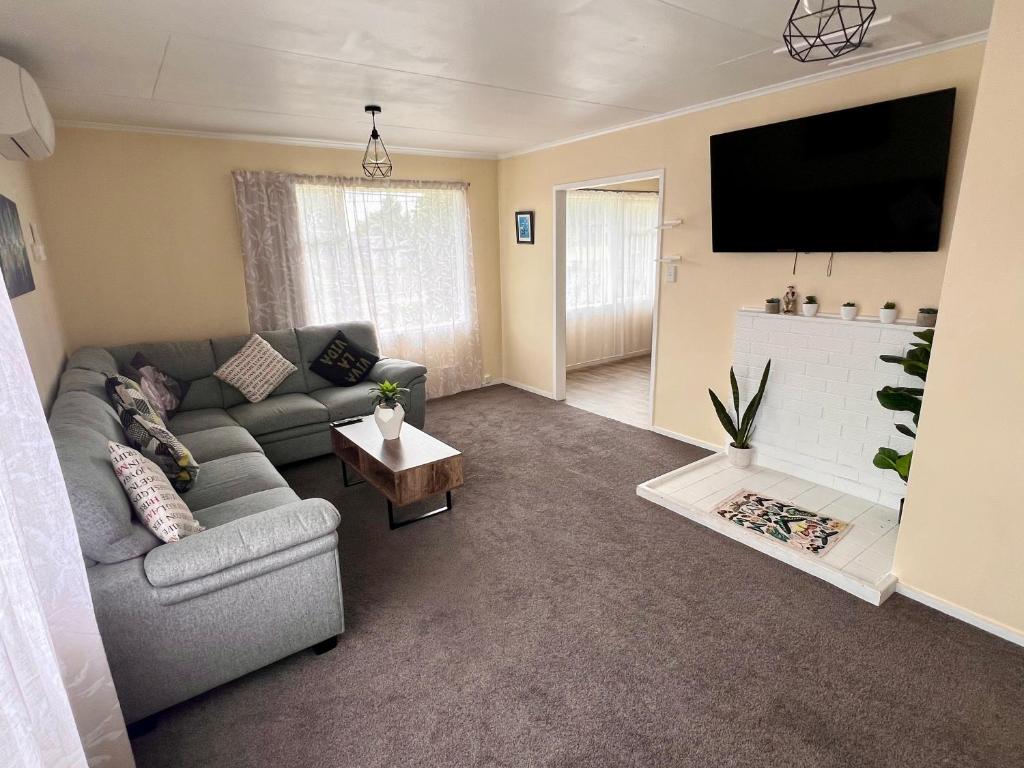 Spacious 3 BR near skyline-5 min walk, Rotorua