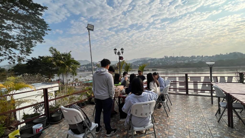 Day Waterfront Hotel.