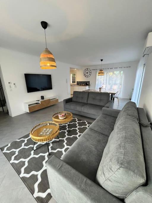 Villa Victoria F1 GP Monaco #8 persons #3 Bedrooms #Terrace # garage Beach - - 4