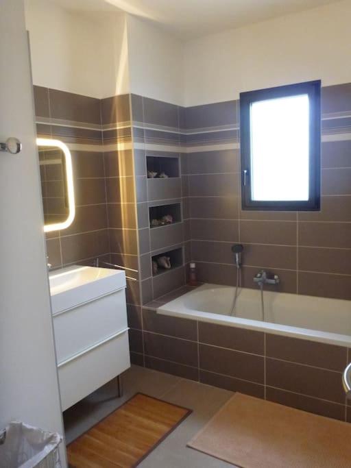 3 bedrooms new house with heated swimming pool - 4