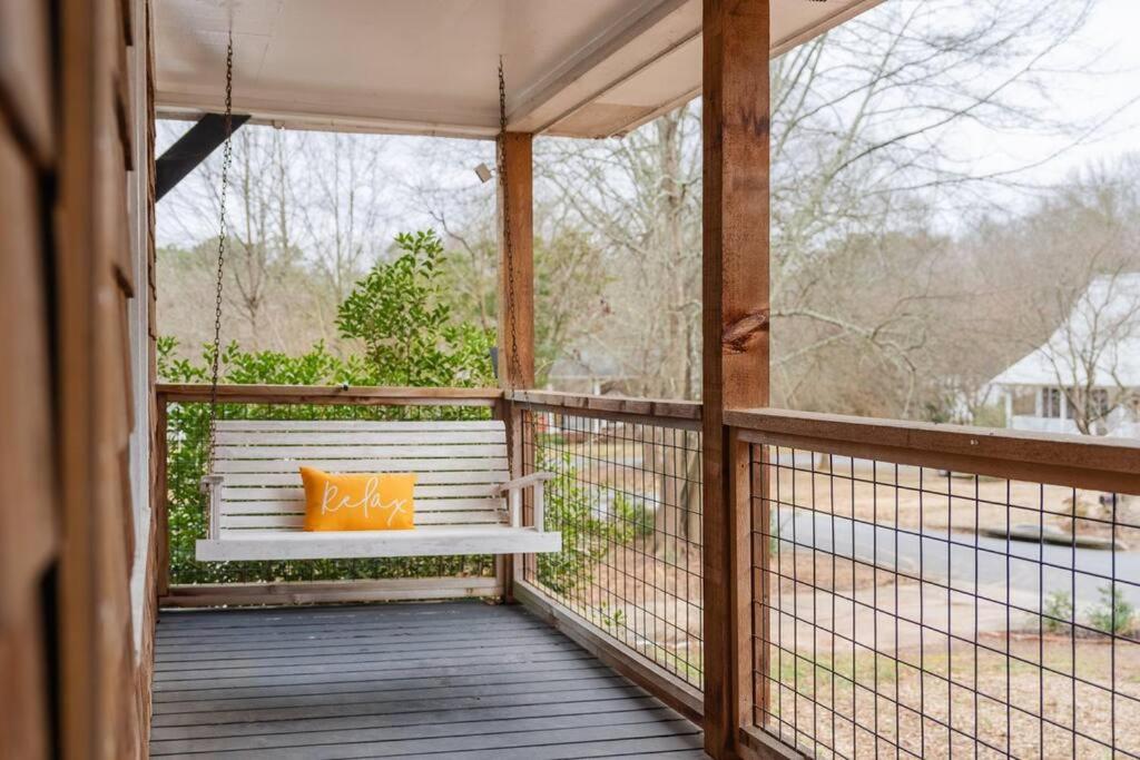 Pet Friendly Home with Hot tub and Swimming Pool , Atlanta Suburb