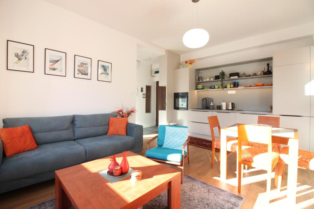 Sunny Apartment - 2