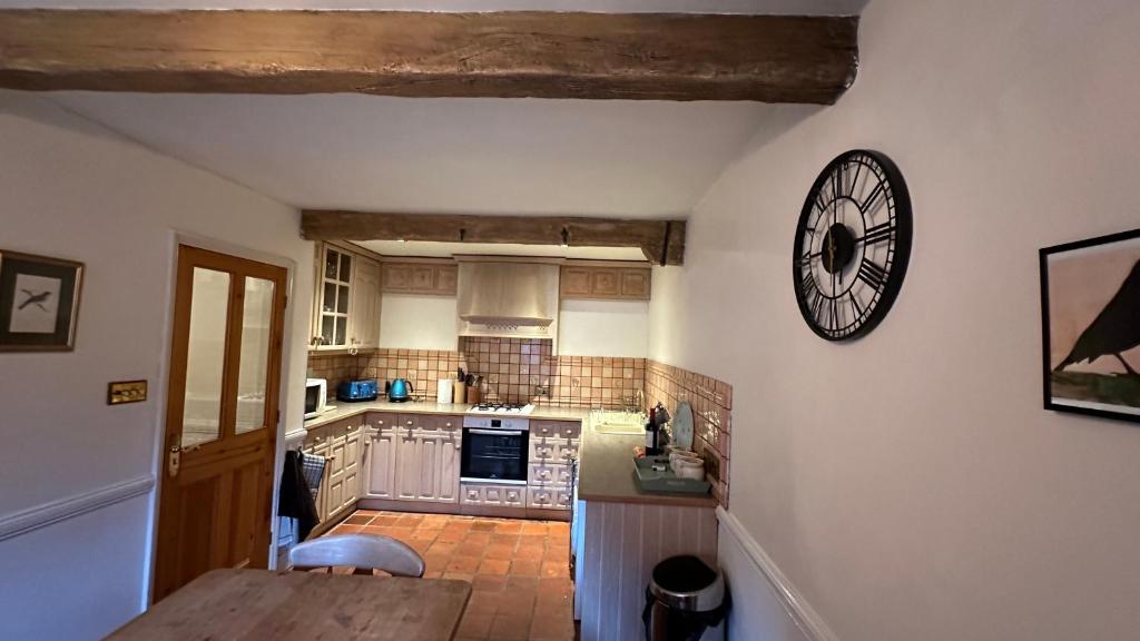 Holly Cottage, Telford photo 4
