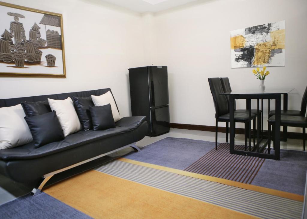 Cr8tive HOMES-Transient Stays Legend Condominiums, Manila