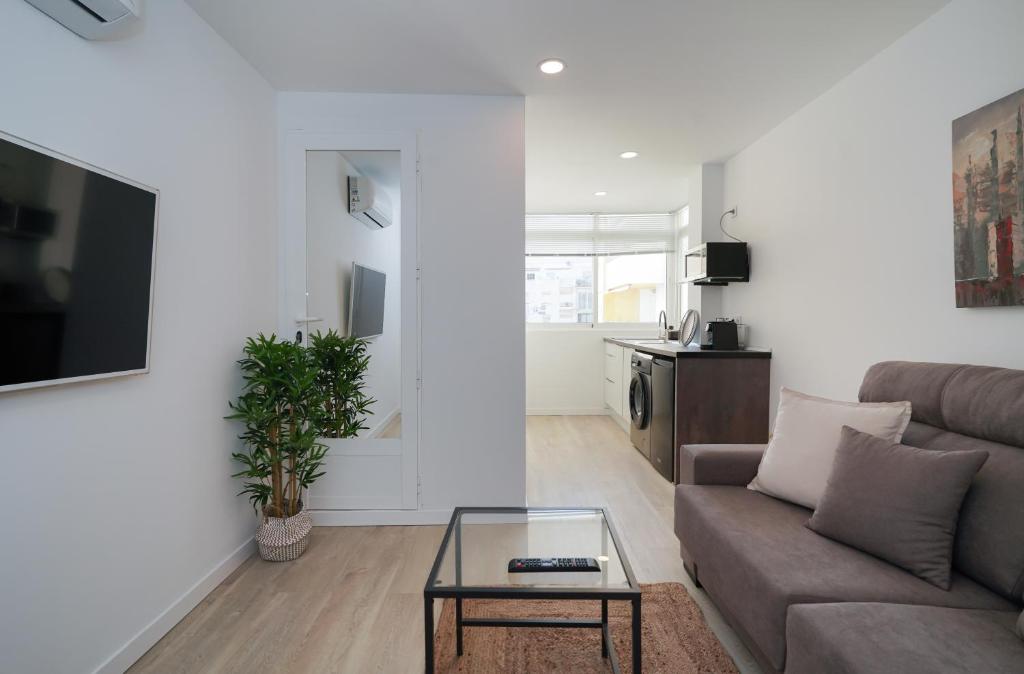 Nomad Malaga - Chic Apartament Center, Torremolinos