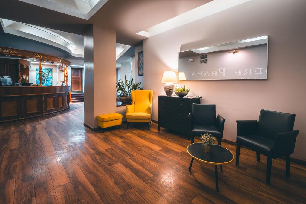 フロント・ロビー