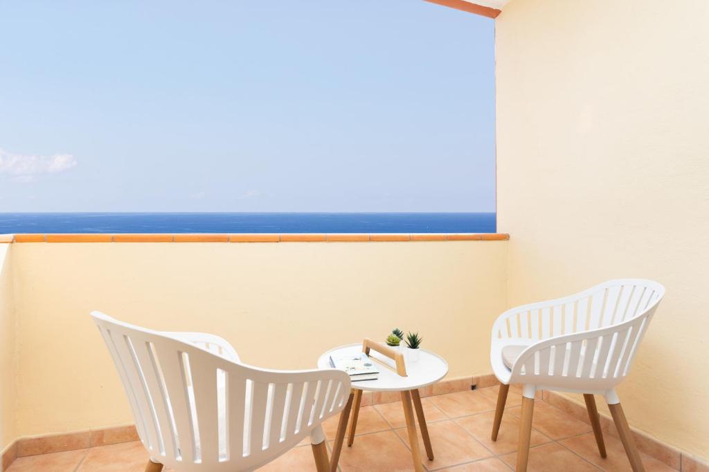 Frontline Duplex Las Arenitas with pool - 3
