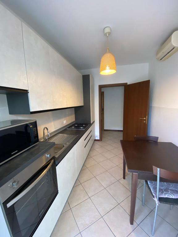 Resegone - City Centre Comfy Apartment - 3