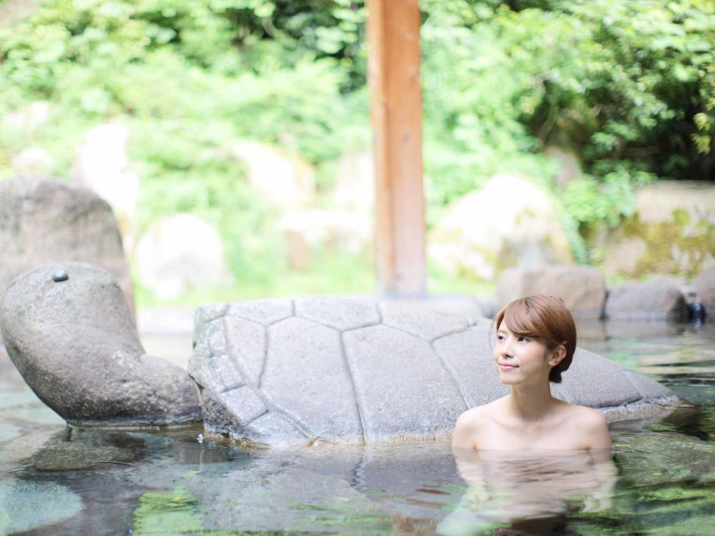 Hot spring bath
