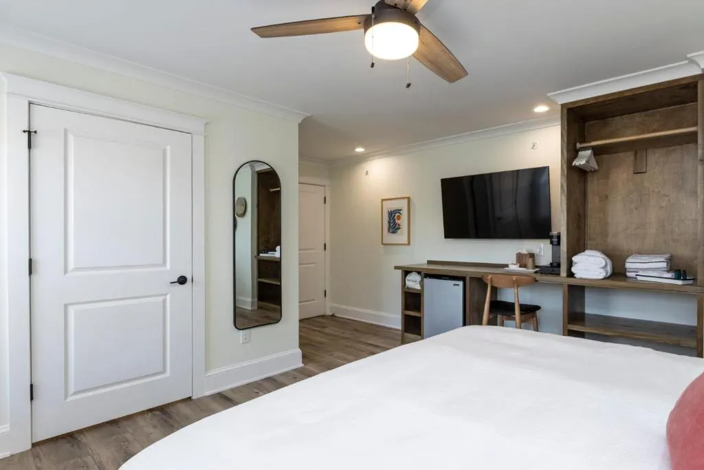 Albermarle #202 Inn at Old Beach, hotel in Virginia Beach