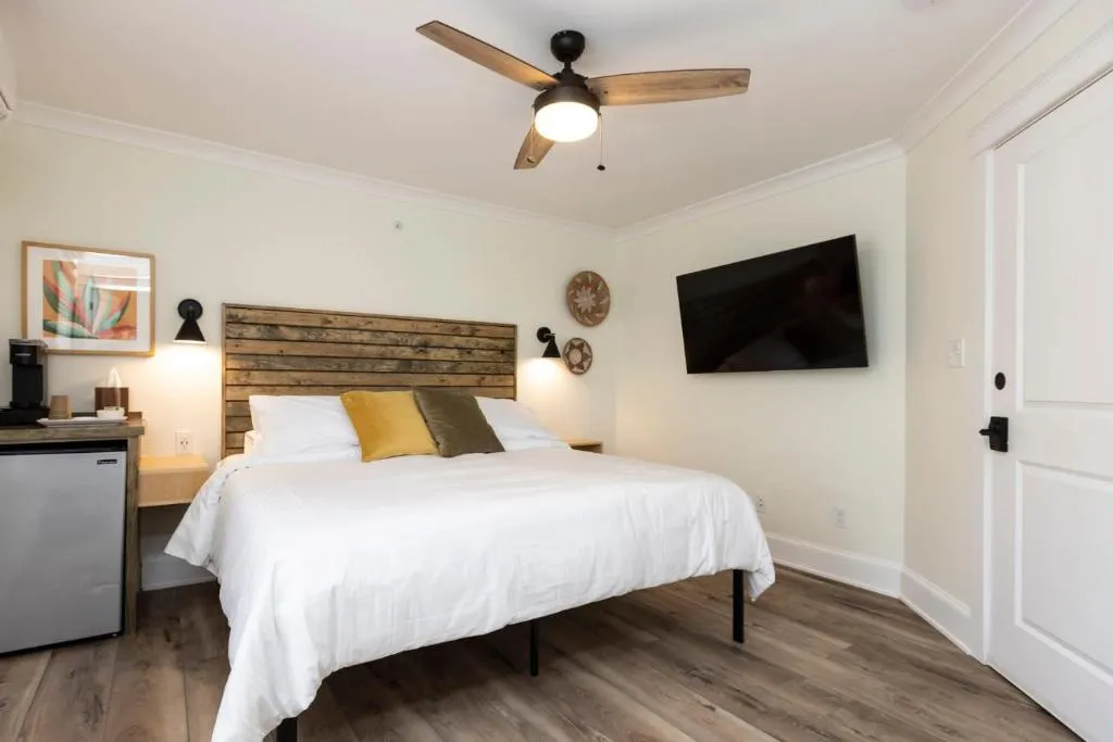 Breakers 204 Inn at Old Beach, hotel in Virginia Beach